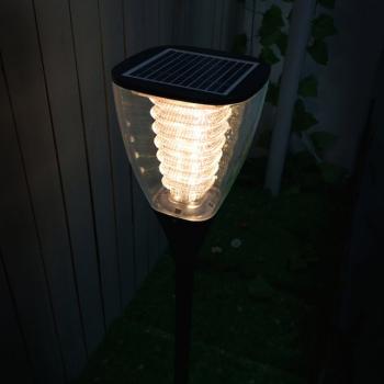 lampe-solaire-blanc-chaud-100-Lumens-objet-solaire-objetsolaire