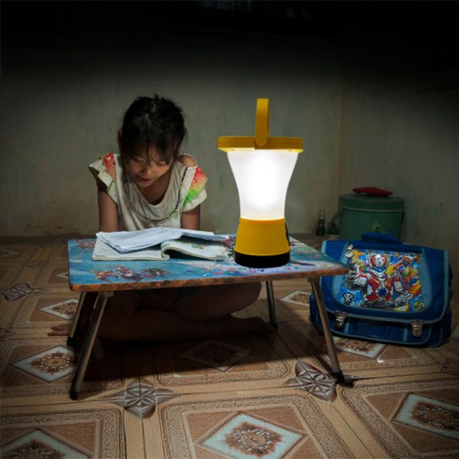 Lanterne Solaire Puissante Nomade 200 Lumens PSL80-F200