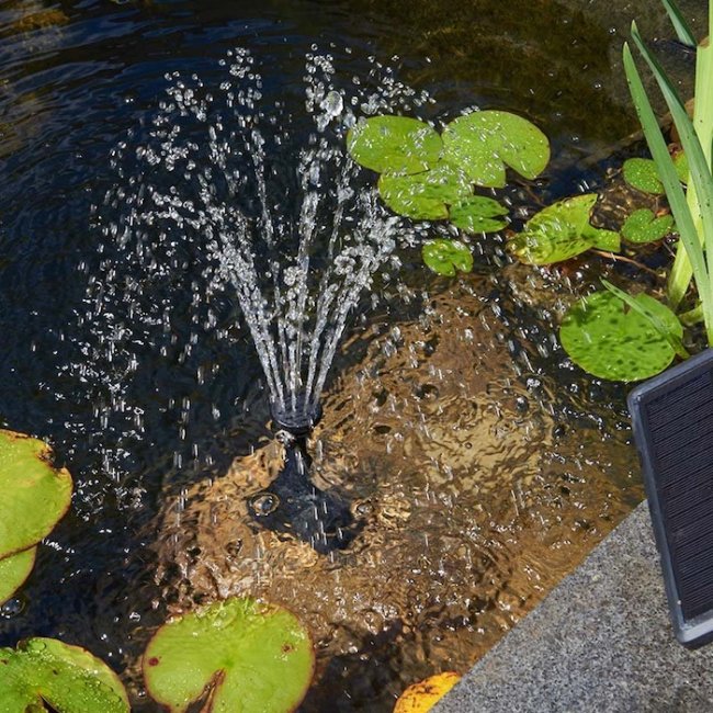 Fontaine Solaire Flottante Jet d'Eau Sunjet 150-N Pompe Smart Solar