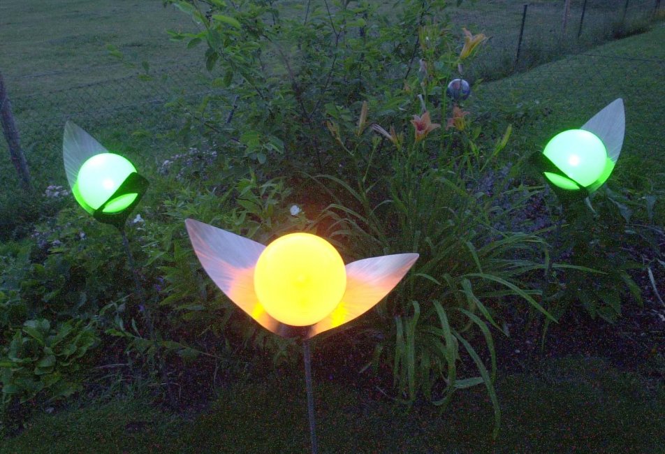 Lampe Solaire d'Art Pétale de Fleur Régina Inox