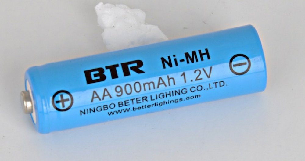 Piles rechargeables solaires nimh 900 mAh AA pack de 2 Objetsolaire