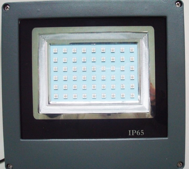Projecteur Solaire Puissant RGB Télécommande