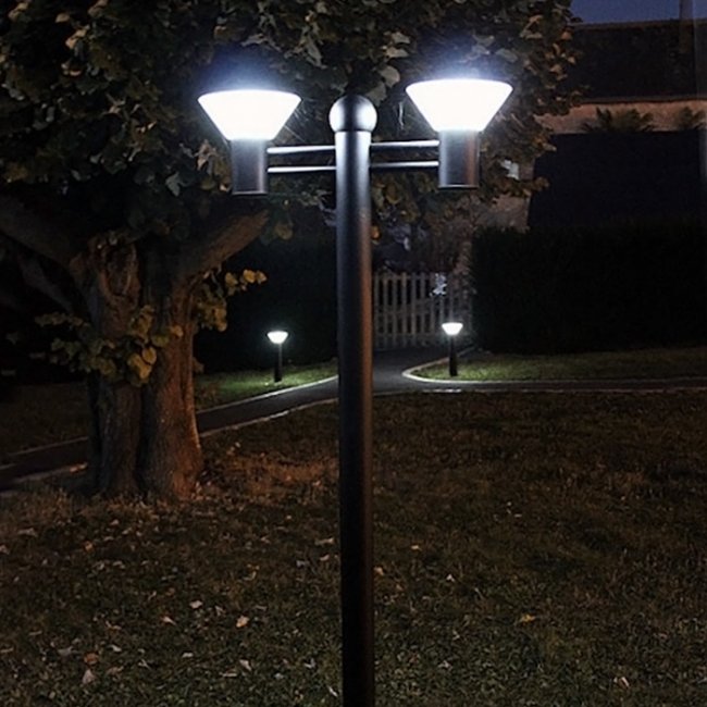 Lampadaire Solaire Puissant Orlando 2 Têtes sur Mât 560 Lumens 