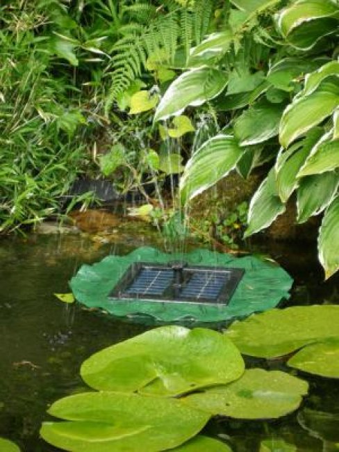 Fontaine Pompe Solaire Flottante Lily Batterie et Led